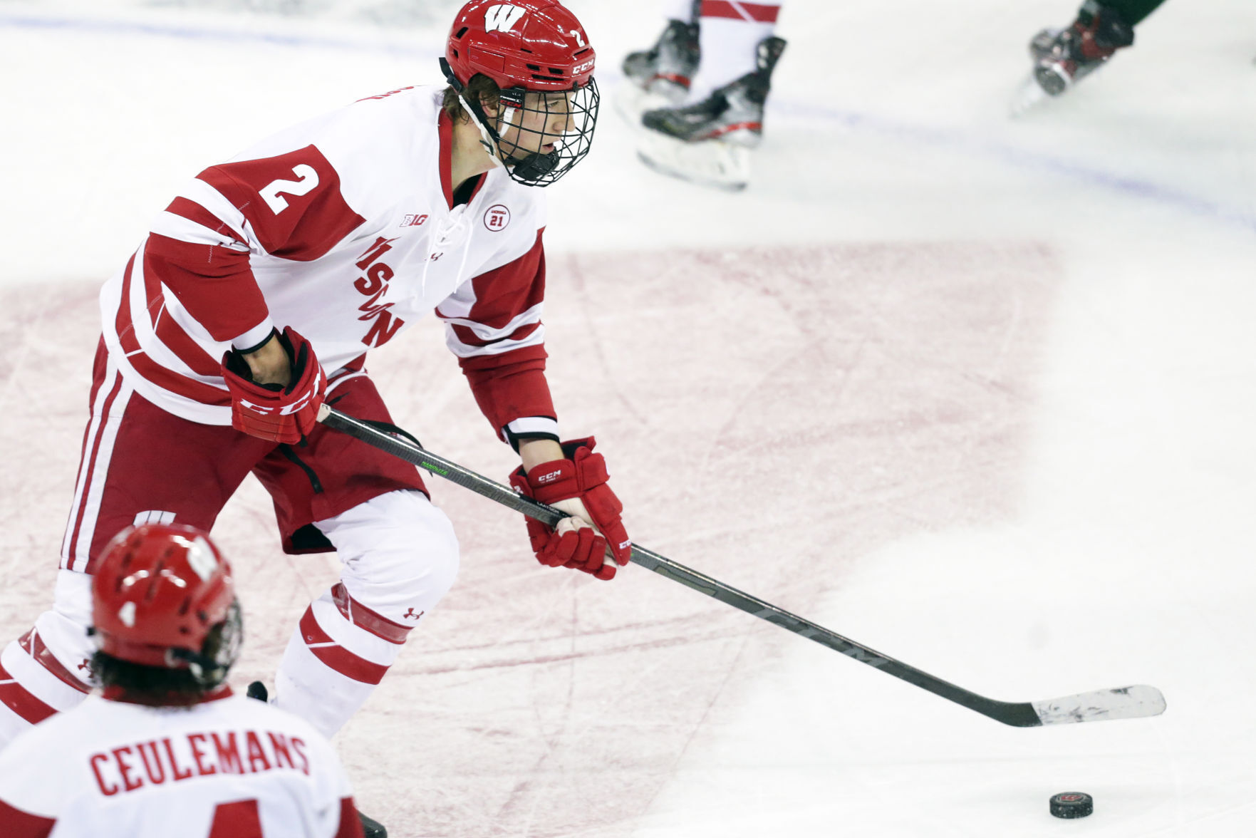 112721_uwhockey_05-11272021205250